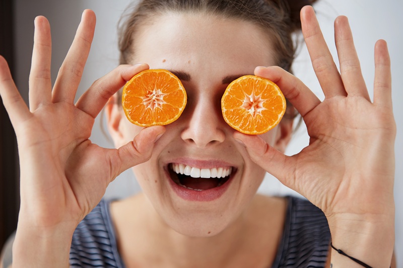 Objawy niedoboru witaminy D po zimie - czy warto wykonać badania?